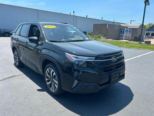Crystal Black Silica 2025 Subaru Forester Hybrid Touring