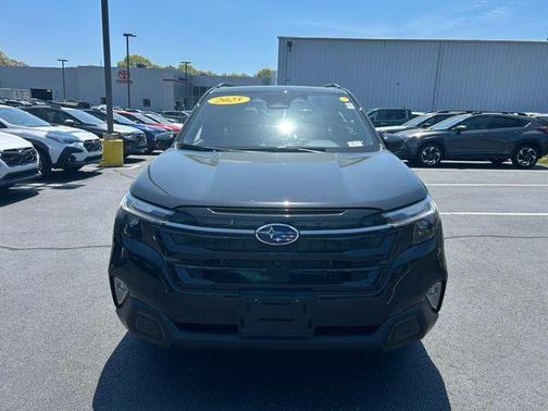 Crystal Black Silica 2025 Subaru Forester Hybrid Touring