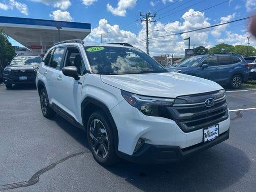Crystal White Pearl 2025 Subaru Forester Hybrid
