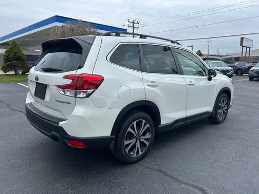 Crystal White Pearl 2024 Subaru Forester Limited