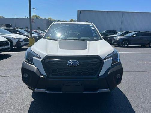 Crystal White Pearl 2022 Subaru Forester Wilderness