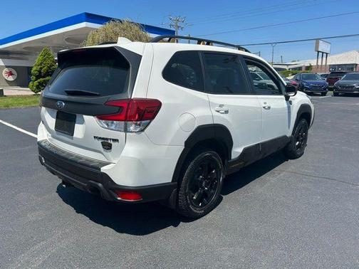 Crystal White Pearl 2022 Subaru Forester Wilderness