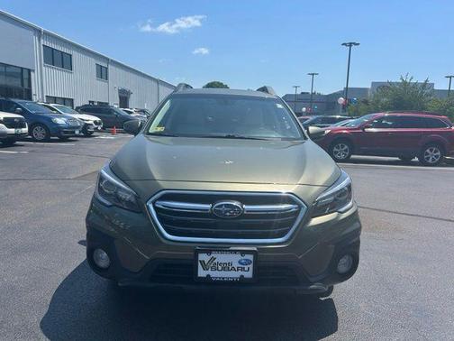 Wilderness Green Metallic 2018 Subaru Outback 2.5i Limited