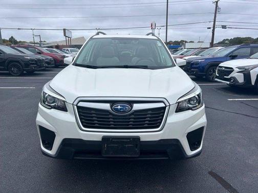 Crystal White Pearl 2019 Subaru Forester Premium