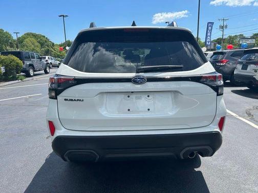 Crystal White Pearl 2025 Subaru Forester Limited