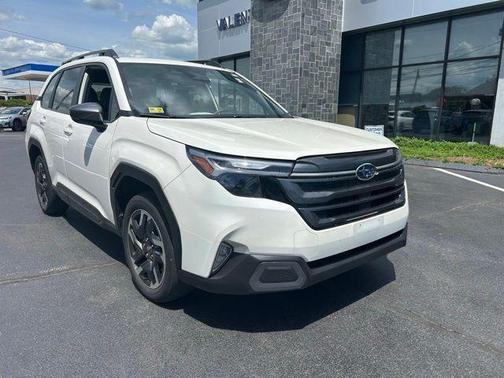 Crystal White Pearl 2025 Subaru Forester Limited