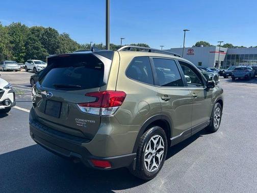 Autumn Green Metallic 2024 Subaru Forester Premium