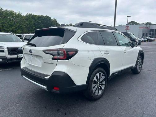 Crystal White Pearl 2024 Subaru Outback Limited