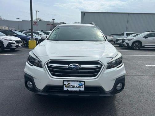 Crystal White Pearl 2019 Subaru Outback 2.5i Limited