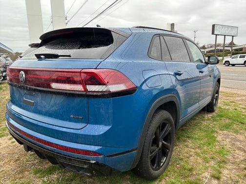 Mountain  Lake Blue 2025 Volkswagen Atlas Cross Sport 2.0T SEL R-Line Black