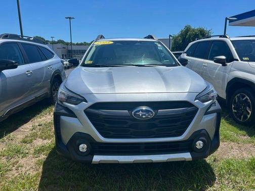 Ice Silver Metallic 2025 Subaru Outback Limited