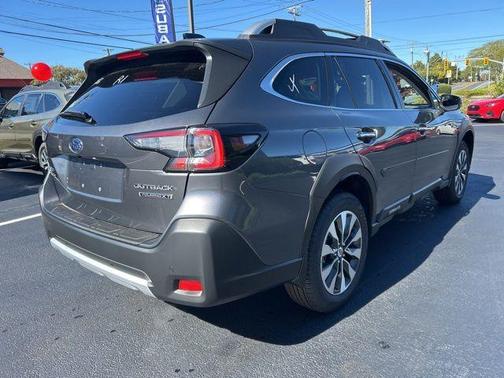 2025 Subaru Outback Touring XT