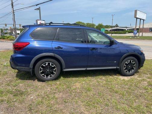2019 Nissan Pathfinder SL