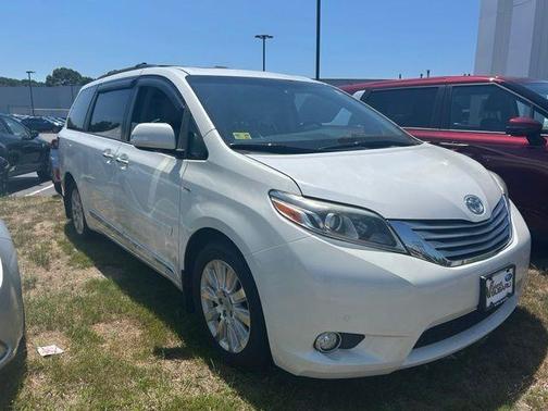 Blizzard Pearl 2016 Toyota Sienna Limited Premium