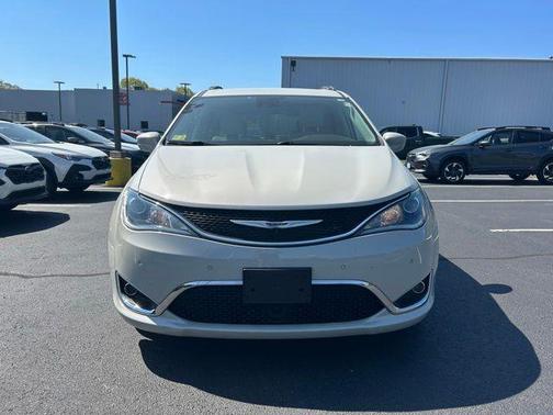 Luxury White Pearlcoat 2020 Chrysler Pacifica Touring-L Plus