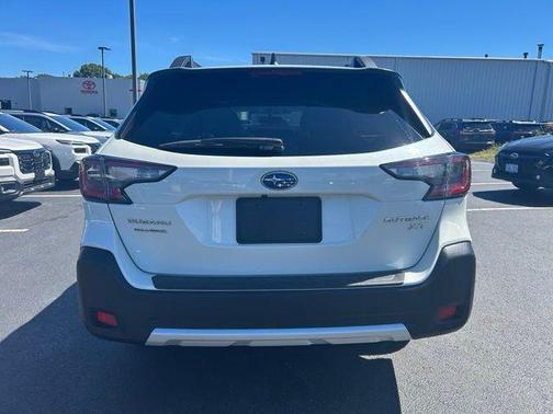 Crystal White Pearl 2024 Subaru Outback Limited XT
