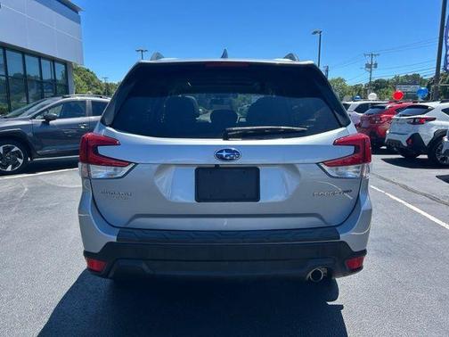 Ice Silver Metallic 2021 Subaru Forester Limited