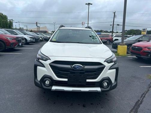 Crystal White Pearl 2025 Subaru Outback Limited