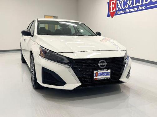 Pearl White Tricoat 2025 Nissan Altima SV FWD