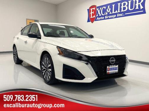 Pearl White Tricoat 2025 Nissan Altima SV FWD