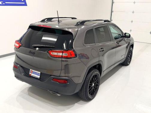 2016 Jeep Cherokee Sport