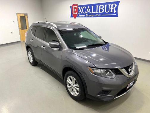 Photo 1 of 33 of 2016 Nissan Rogue SV