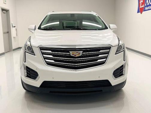 Crystal White Tricoat 2018 Cadillac XT5 Luxury
