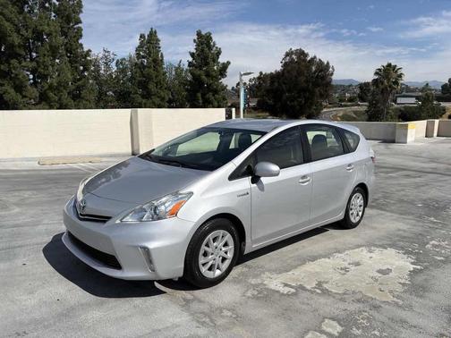 Classic Silver Metallic 2013 Toyota Prius v Three