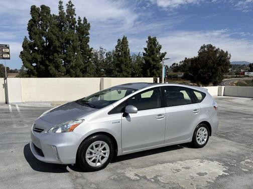 Classic Silver Metallic 2013 Toyota Prius v Three
