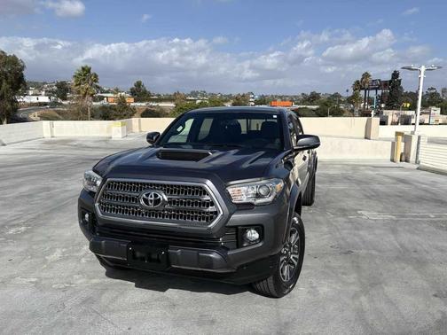 2017 Toyota Tacoma TRD Sport
