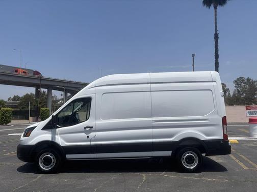 Oxford White 2025 Ford Transit-250 Base