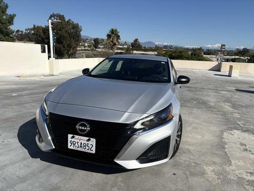 2025 Nissan Altima SV FWD