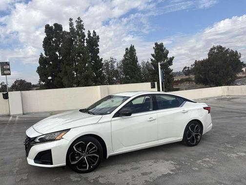 2024 Nissan Altima SR FWD