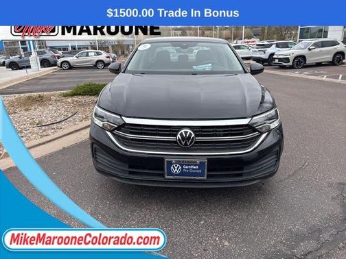 Deep Black Pearl Effect 2024 Volkswagen Jetta 1.5T SE