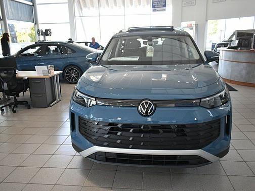 2025 Volkswagen Tiguan 2.0T SE