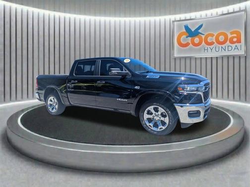Diamond Black Crystal Pearlcoat 2026 RAM 1500 Big Horn/Lone Star