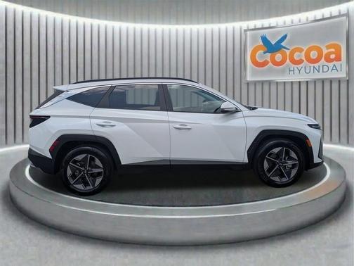 Serenity White Pearl 2025 Hyundai TUCSON SEL Convenience