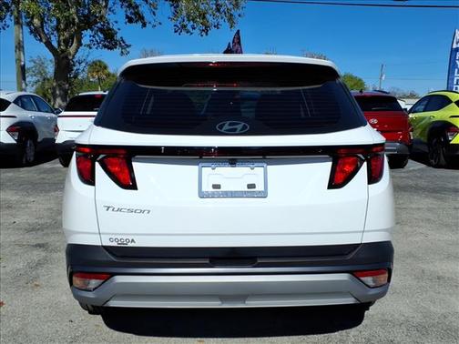 2026 Hyundai TUCSON SE