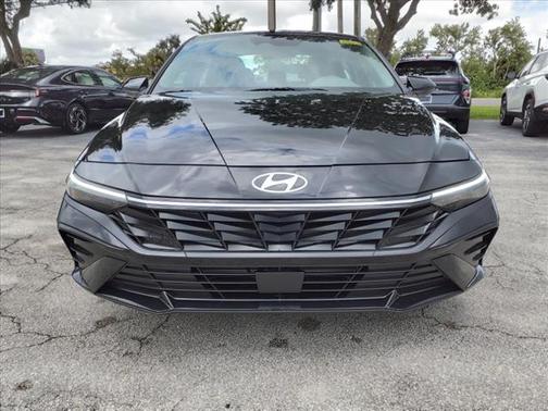 2025 Hyundai ELANTRA SEL