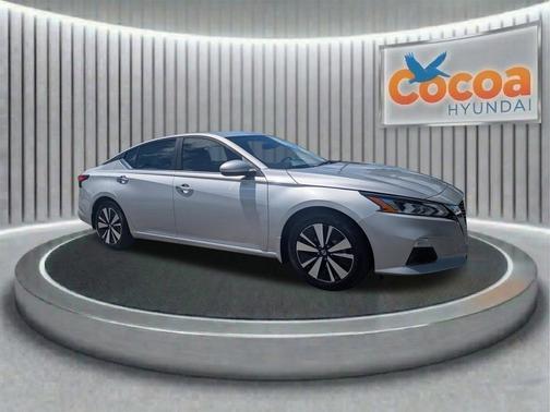 Brilliant Silver Metallic 2022 Nissan Altima 2.5 SV