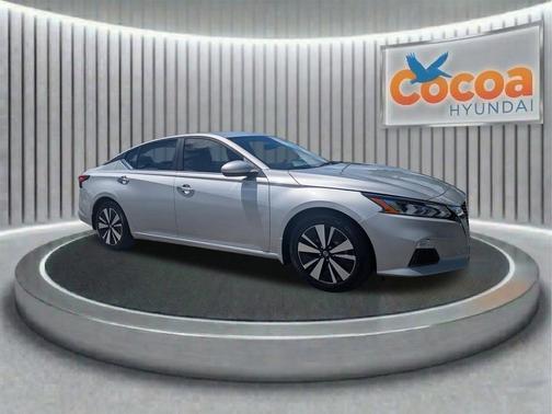 Brilliant Silver Metallic 2022 Nissan Altima 2.5 SV
