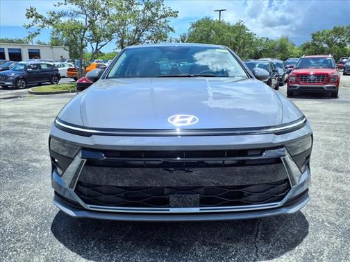 2025 Hyundai SONATA SE