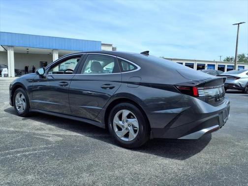 2025 Hyundai SONATA SE