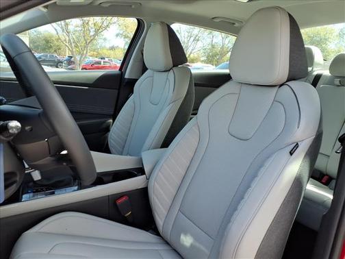 2026 Hyundai ELANTRA HEV Limited