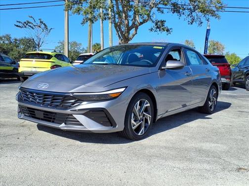 2025 Hyundai ELANTRA SEL