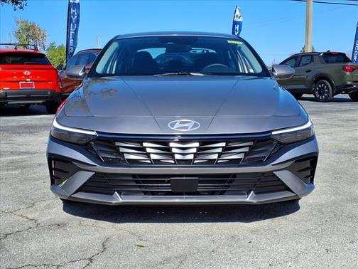 2025 Hyundai ELANTRA SEL