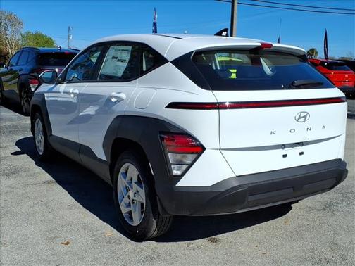 2026 Hyundai KONA SE