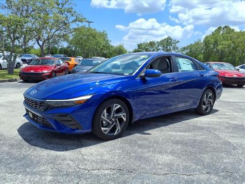 2025 Hyundai ELANTRA Limited