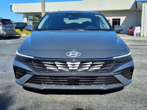 2025 Hyundai ELANTRA SEL