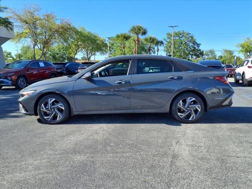 2025 Hyundai ELANTRA SEL